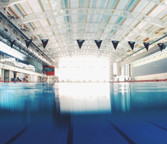 체중 감량, 운동과 함께 건강한 몸매 만들기 triangle-shaped black banners